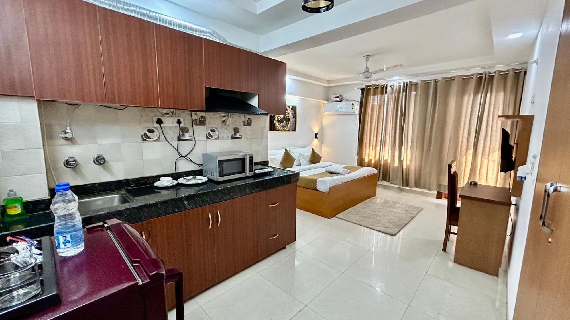 Aura Luxury Studio I Couple Friendly I Near Golf Course Road, Sector 57, Gurgaon Exterior foto