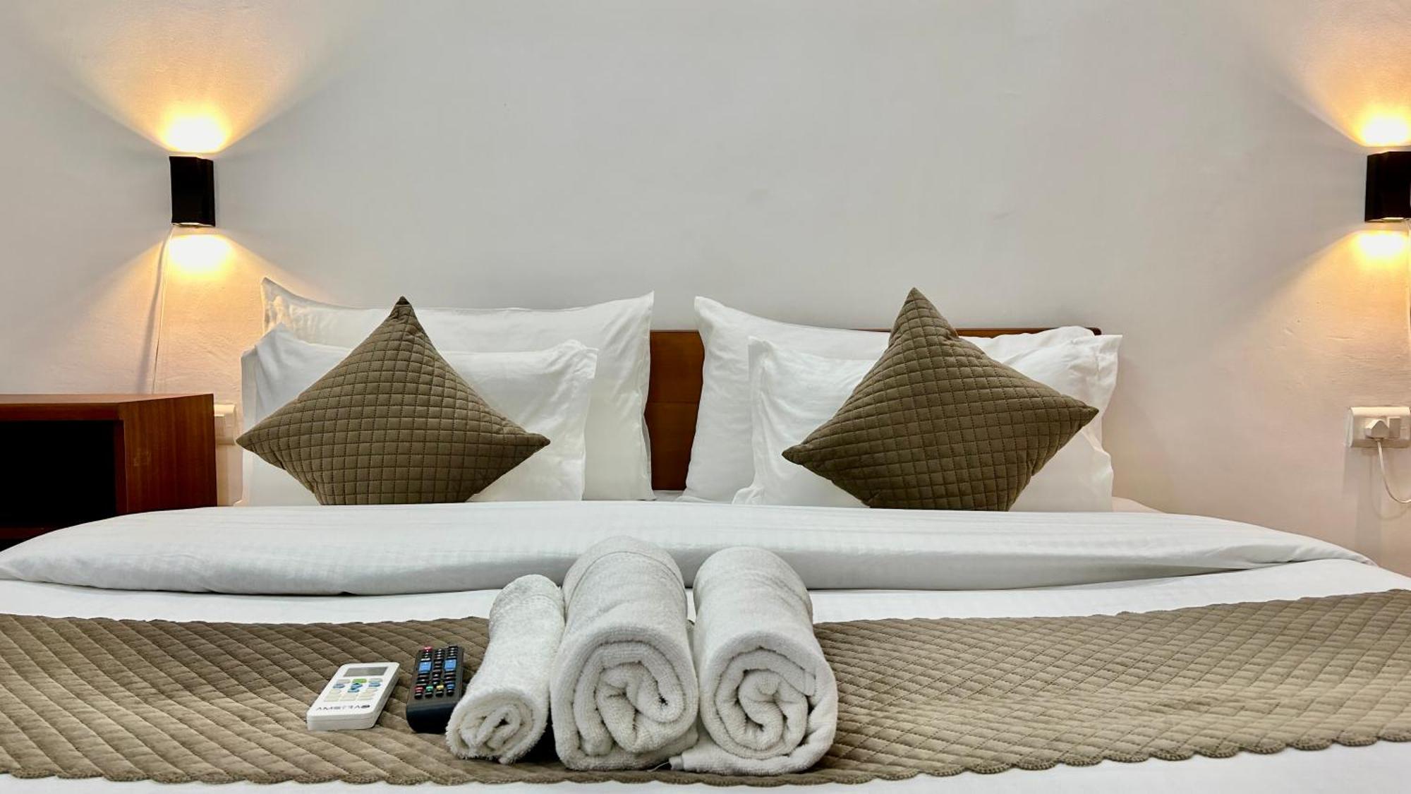 Aura Luxury Studio I Couple Friendly I Near Golf Course Road, Sector 57, Gurgaon Exterior foto